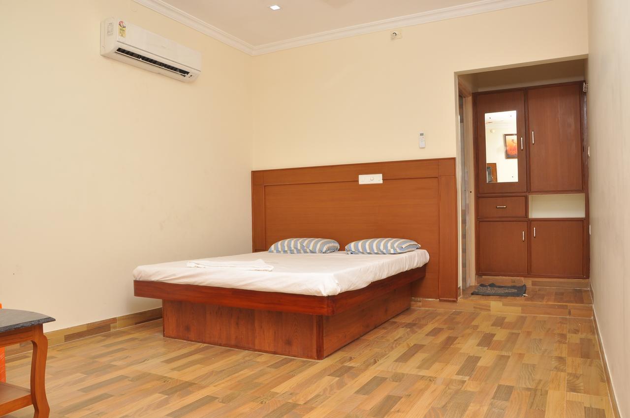 Altis Lodge Erode Exterior photo